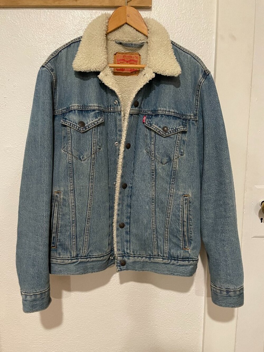 Levi's Classic Denim Sherpa Trucker Jacket Medium Wash Faux Shearling Lined M